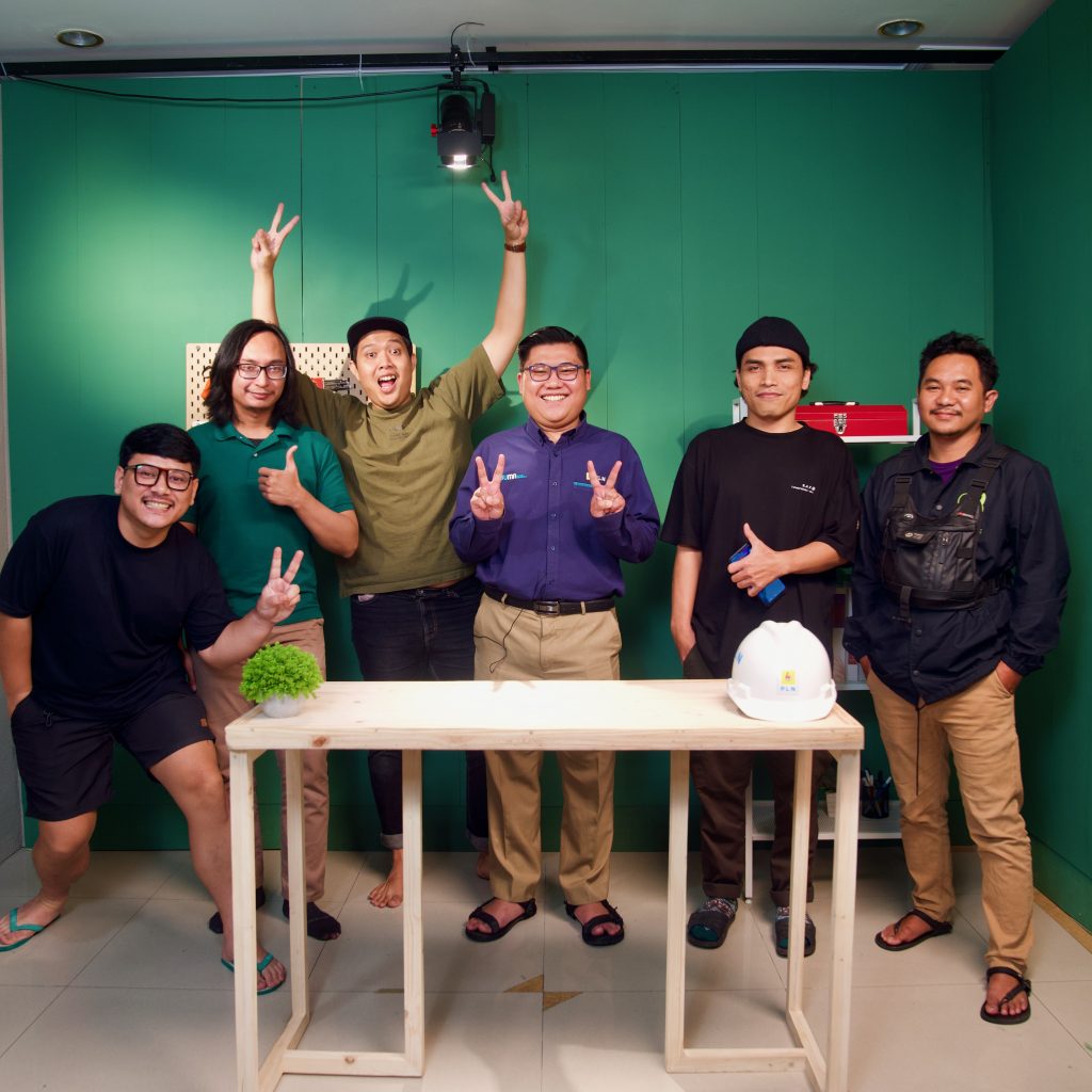 Panduan produksi video learning narasumber rileks Monkey Melody